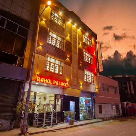 Rahul Palace By Golden Tree Near Metro Station And Ajmal Khan Market Új-Delhi Kültér fotó