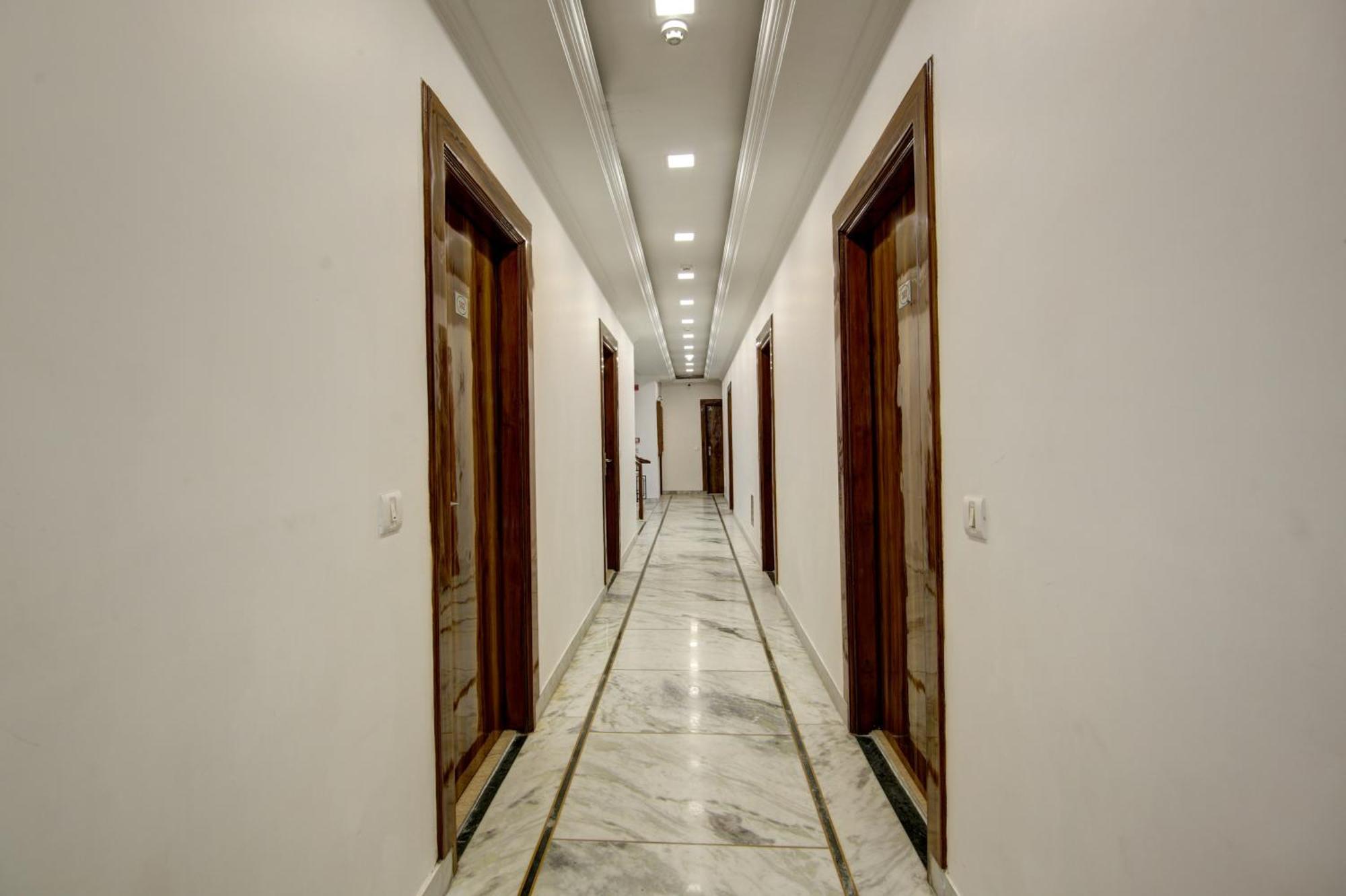 Rahul Palace By Golden Tree Near Metro Station And Ajmal Khan Market Új-Delhi Kültér fotó