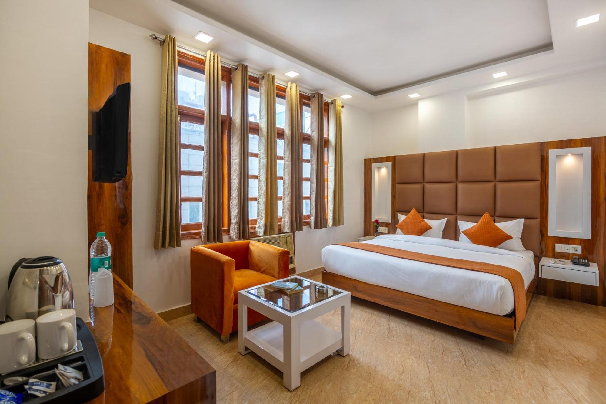 Rahul Palace By Golden Tree Near Metro Station And Ajmal Khan Market Új-Delhi Kültér fotó