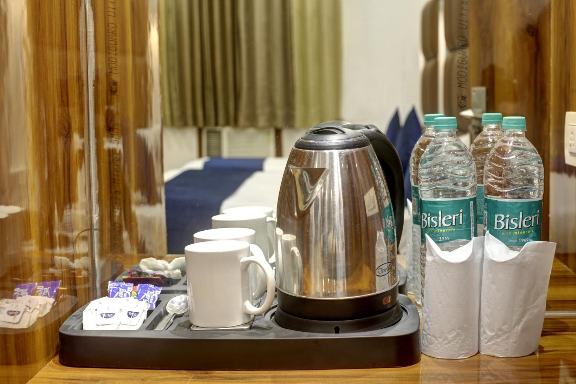 Rahul Palace By Golden Tree Near Metro Station And Ajmal Khan Market Új-Delhi Kültér fotó