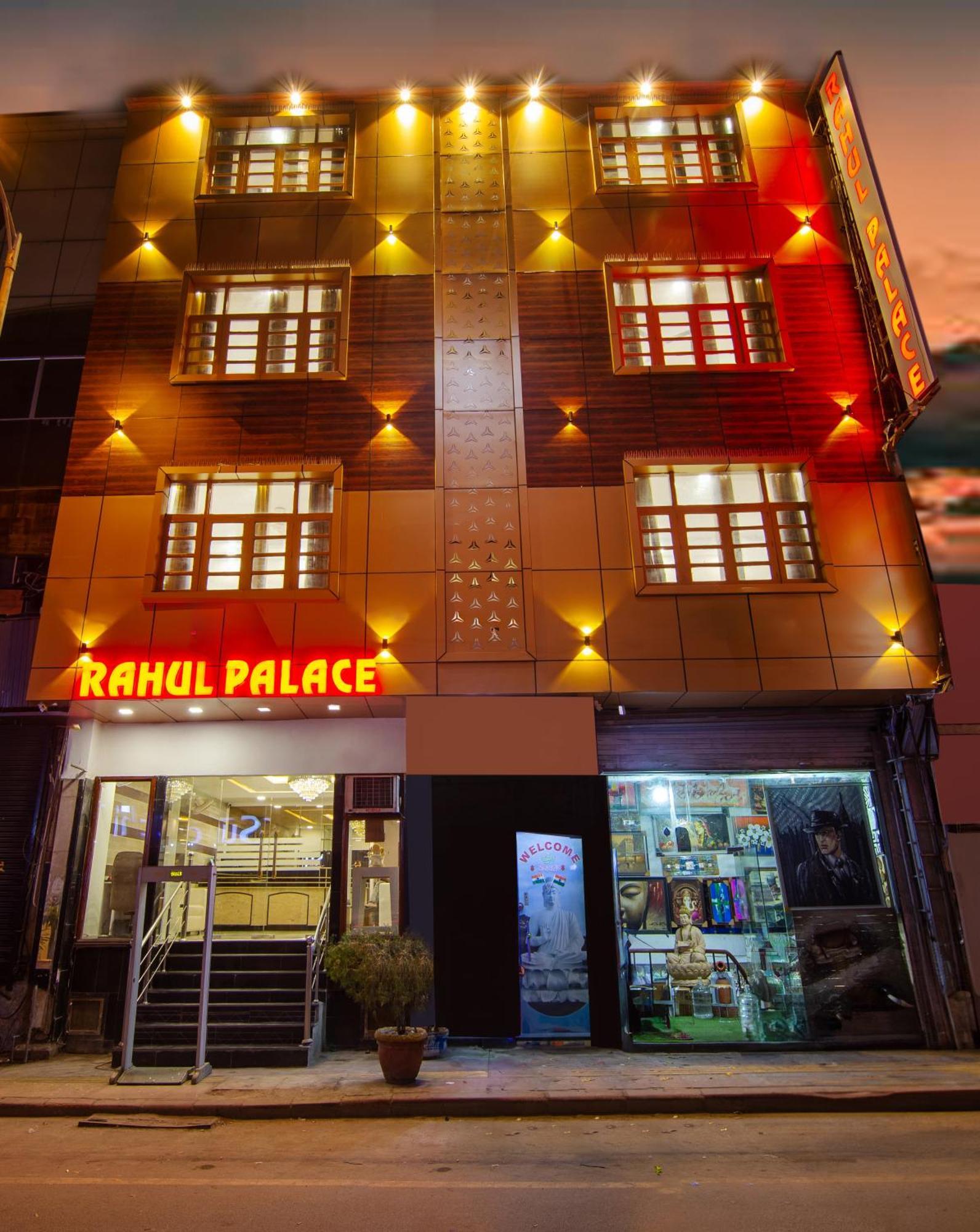 Rahul Palace By Golden Tree Near Metro Station And Ajmal Khan Market Új-Delhi Kültér fotó