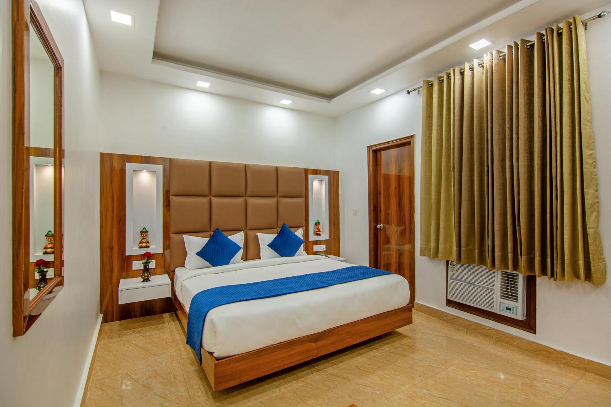 Rahul Palace By Golden Tree Near Metro Station And Ajmal Khan Market Új-Delhi Kültér fotó