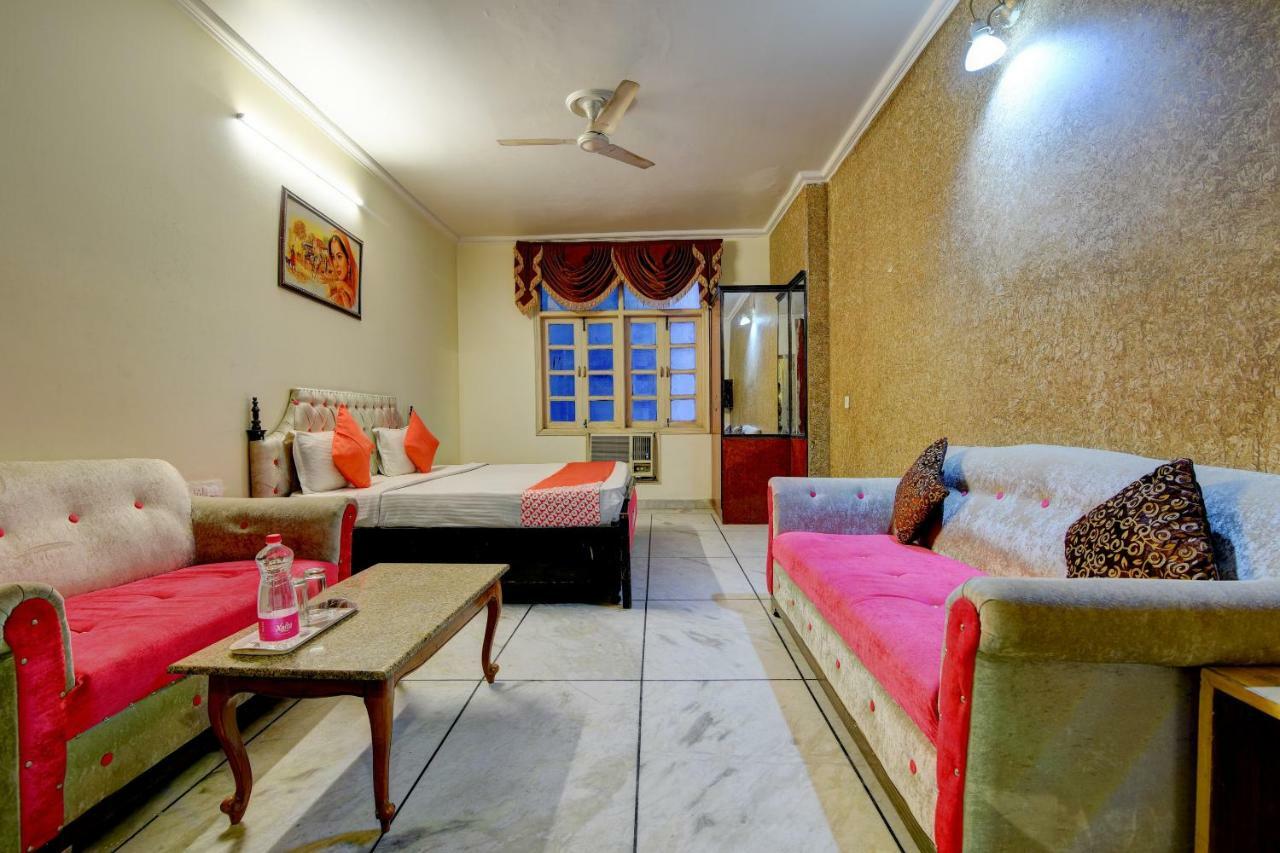 Rahul Palace By Golden Tree Near Metro Station And Ajmal Khan Market Új-Delhi Kültér fotó