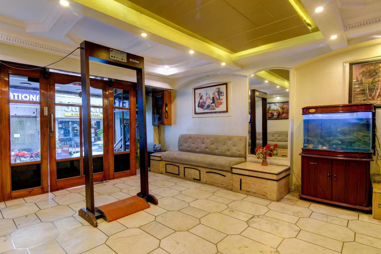 Rahul Palace By Golden Tree Near Metro Station And Ajmal Khan Market Új-Delhi Kültér fotó