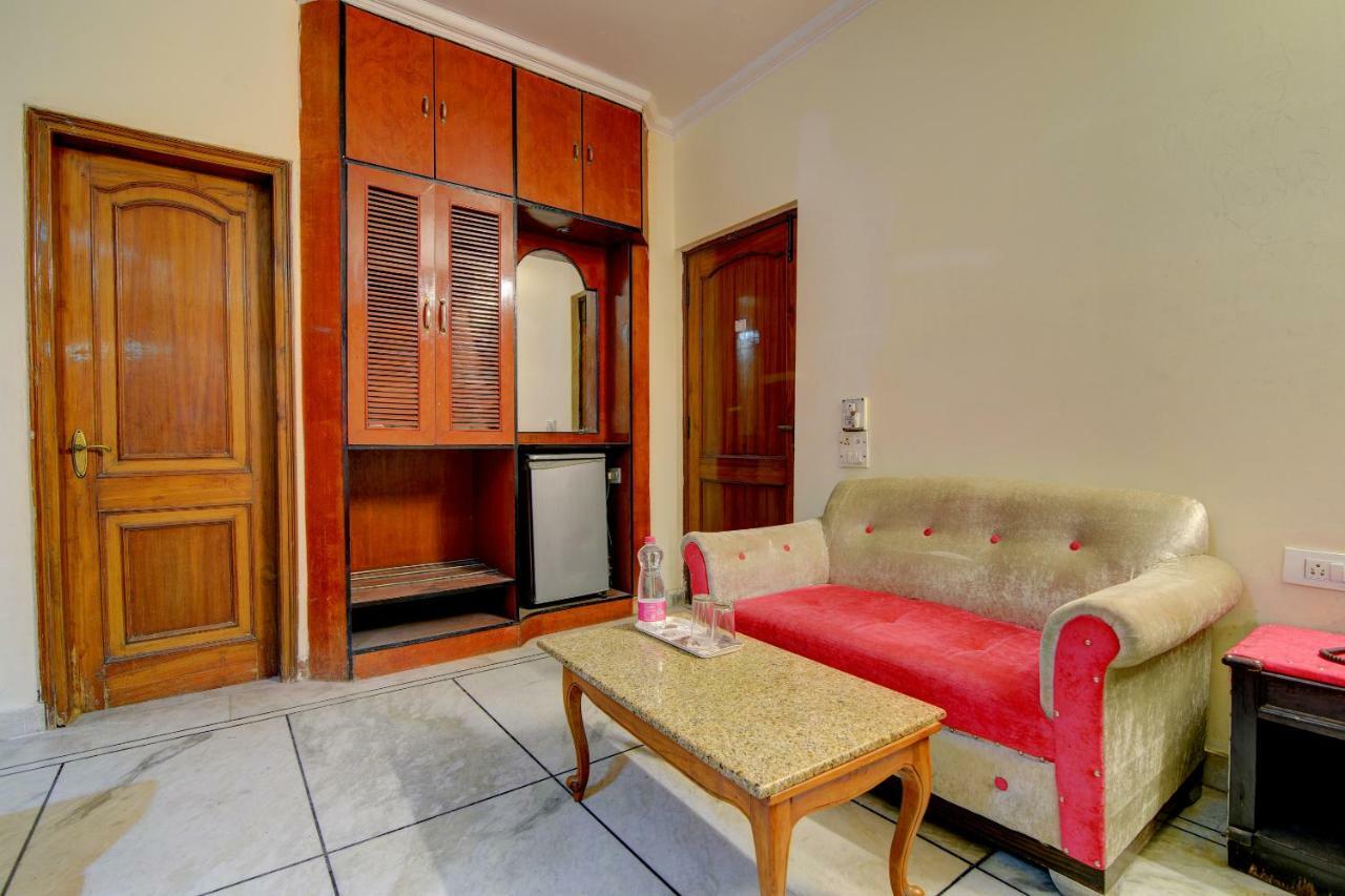 Rahul Palace By Golden Tree Near Metro Station And Ajmal Khan Market Új-Delhi Kültér fotó