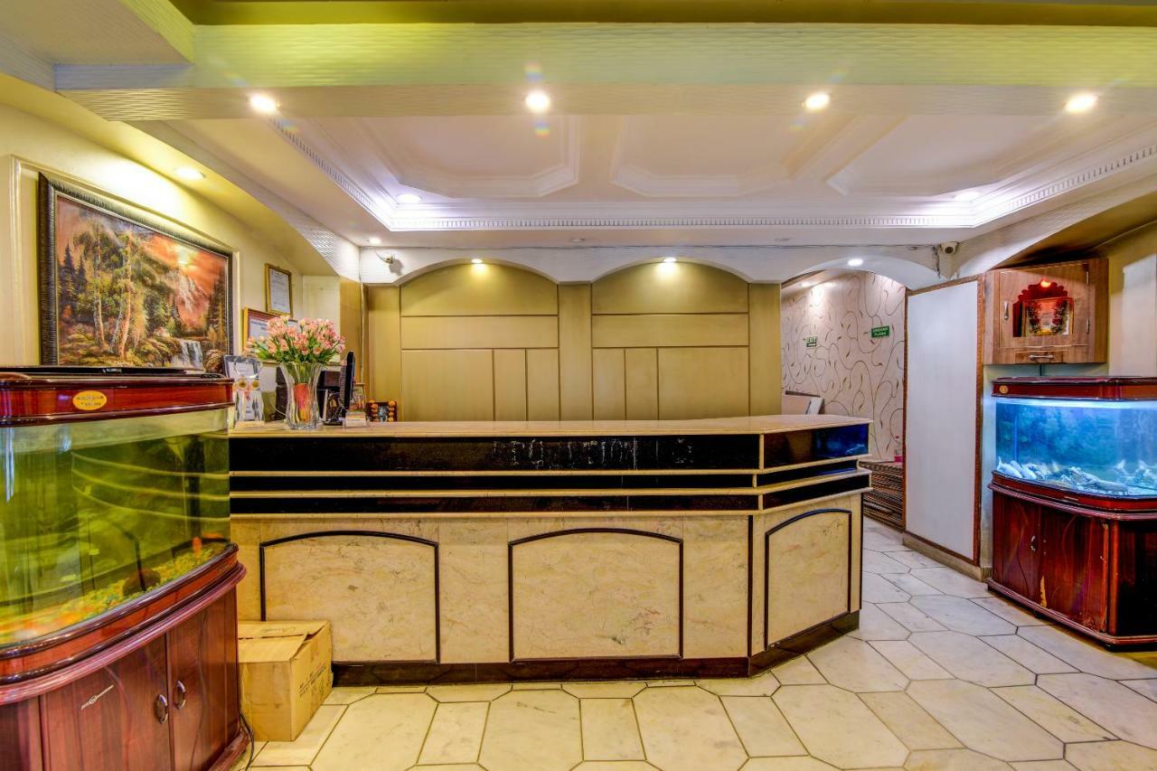Rahul Palace By Golden Tree Near Metro Station And Ajmal Khan Market Új-Delhi Kültér fotó