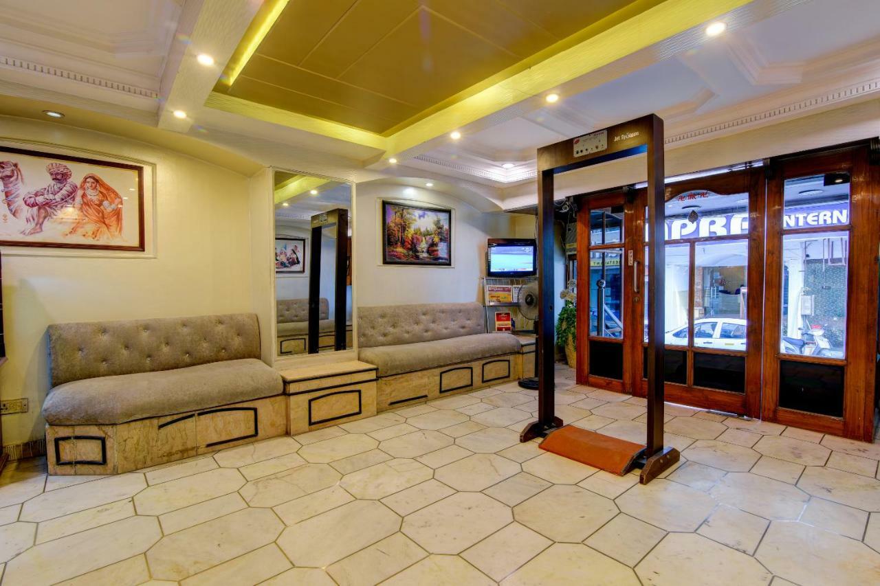 Rahul Palace By Golden Tree Near Metro Station And Ajmal Khan Market Új-Delhi Kültér fotó