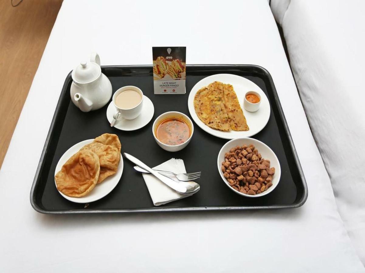 Rahul Palace By Golden Tree Near Metro Station And Ajmal Khan Market Új-Delhi Kültér fotó